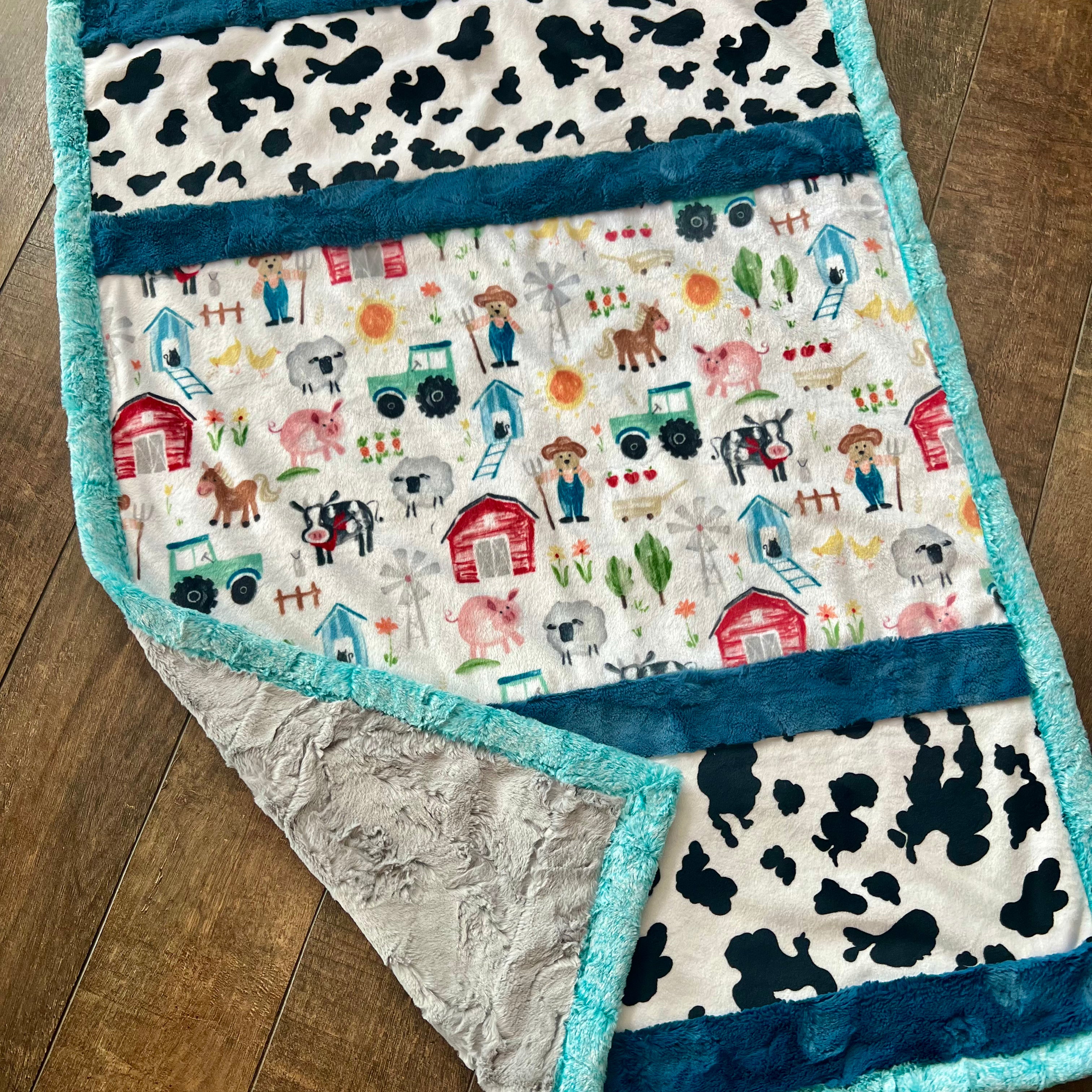 Little Farm House Design Blankets