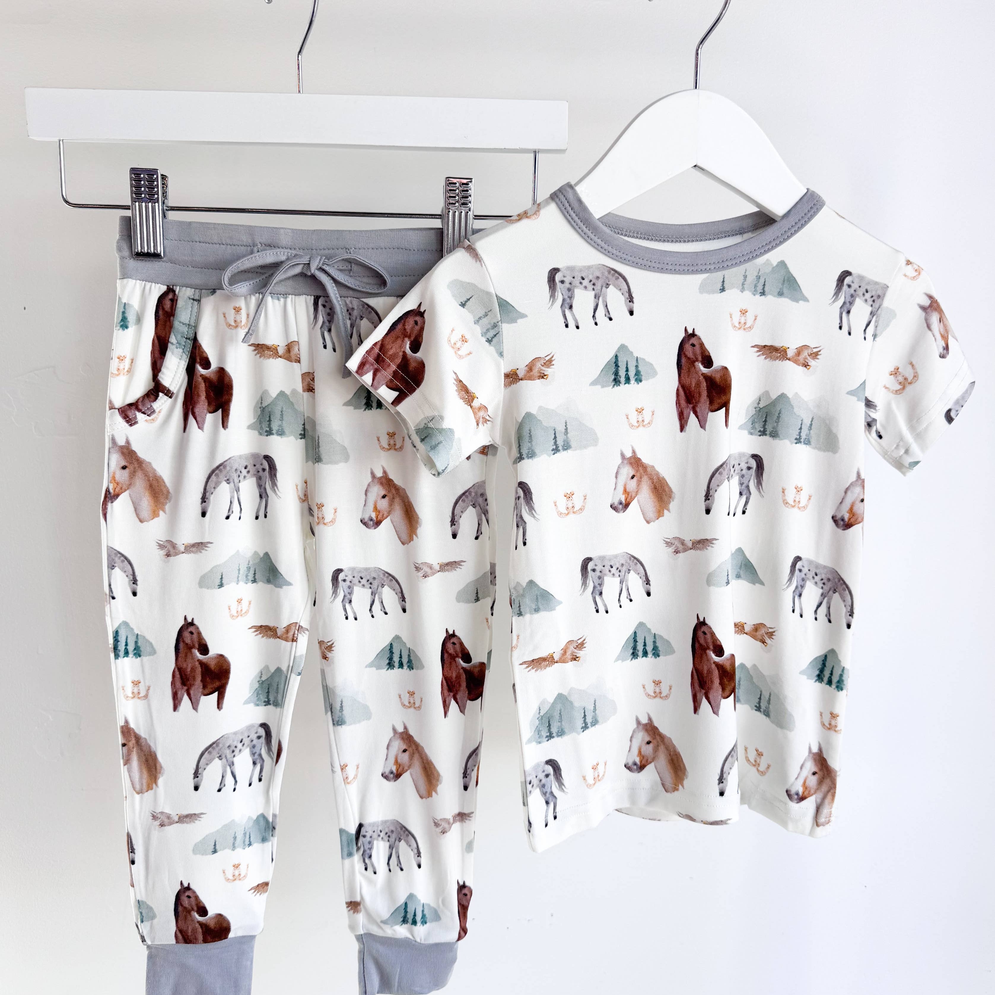 Peaks & Valleys Baby Short Sleeve PJ Pocket Jogger Set